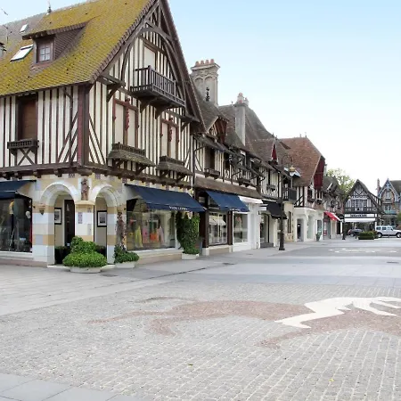 Apartman Les Marinas-12 By Interhome Deauville